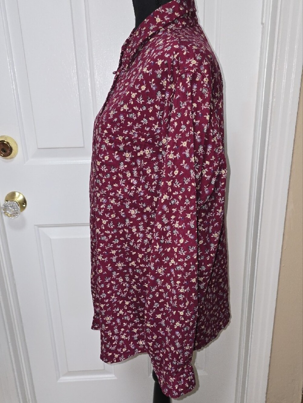 Dress Barn Classic Button-Up Shirt in Burgundy Floral Size 18W-20W - Picture 6 of 14